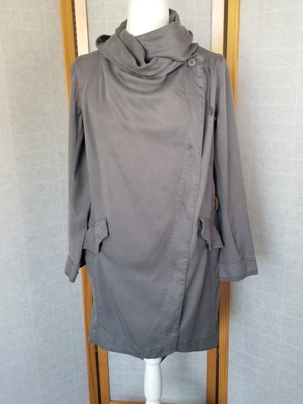 Silence and Noise Slouchy Raincoat Size XS Gray Hooded Tencel Urban Outfitters